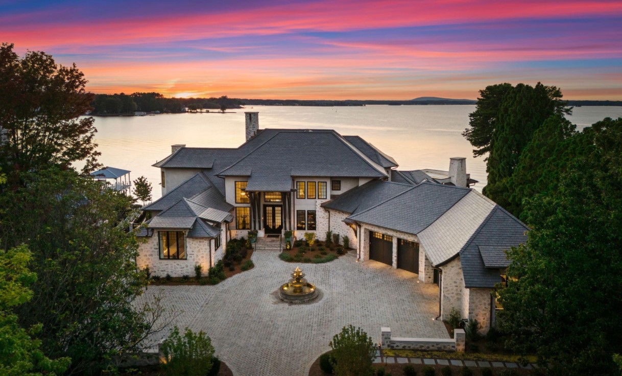 19125 Peninsula Point Drive